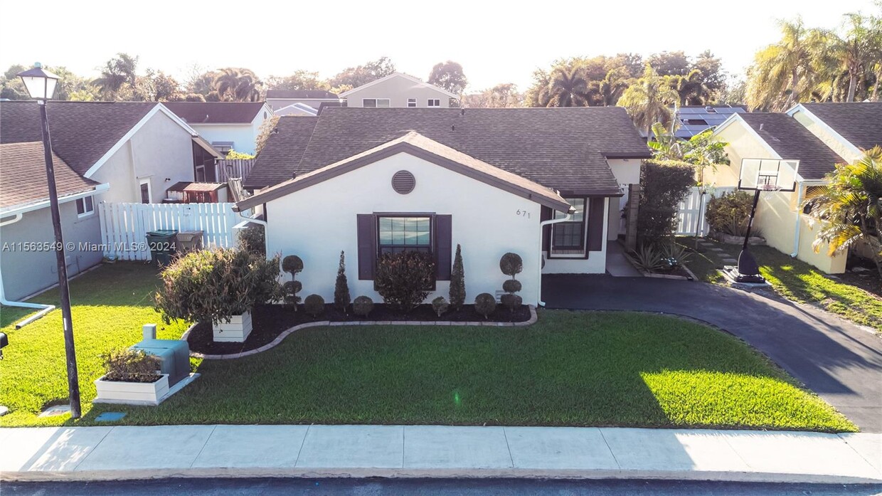 Foto principal - 671 Shiloh Terrace
