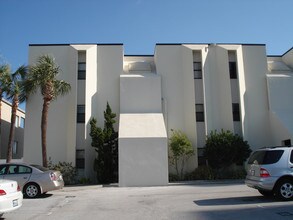 Building Photo - 3A 1st St S