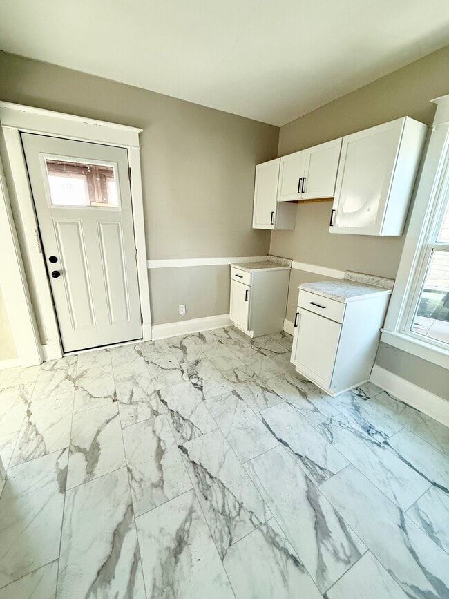 Building Photo - 1201 67th St