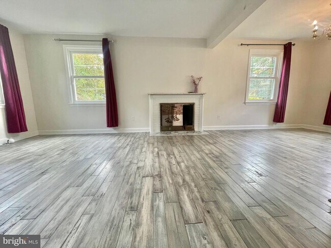 Foto del edificio - 8614 Ridge Rd