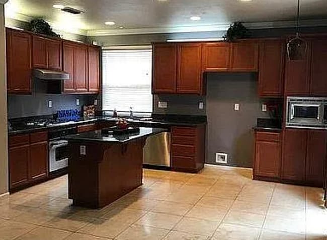 Building Photo - Beautiful Natomas 3/2.5 w/Bonus!  Please r...
