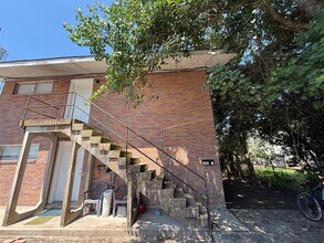 Building Photo - 105 N Ruland St