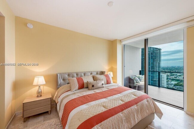 Foto del edificio - 68 SE 6th St