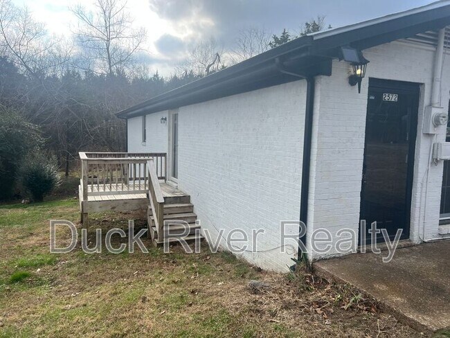 Foto del edificio - 2572 Sowell Mill Pike