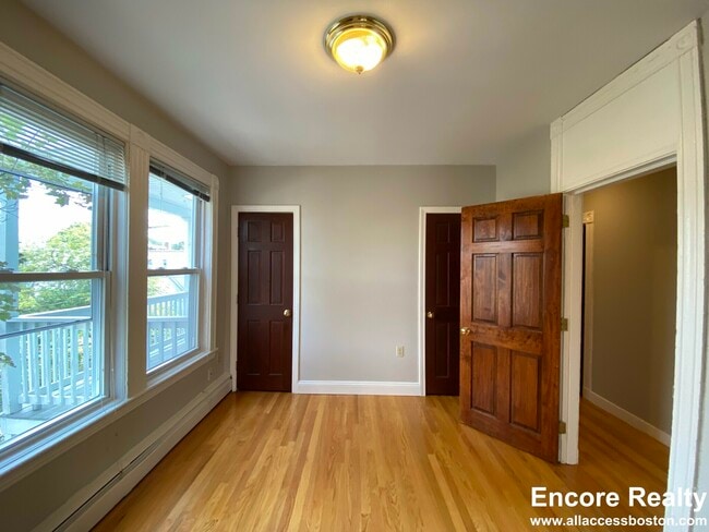 Building Photo - 350 Allston St