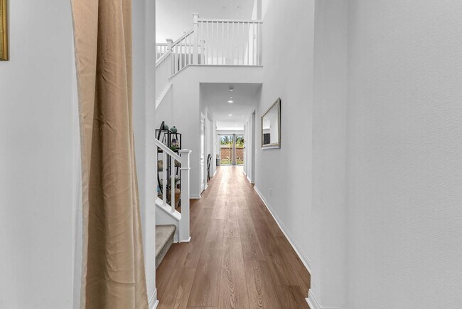 Foto del edificio - Spacious 5-Bedroom Home in Spencer’s Cross...