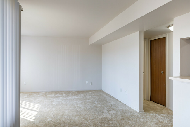 Living Room - Warren Village Apartments