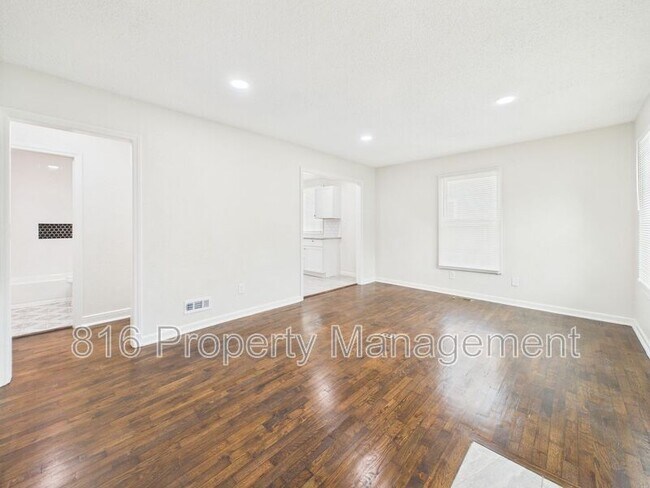 Foto del edificio - 8404 E 47th Terrace
