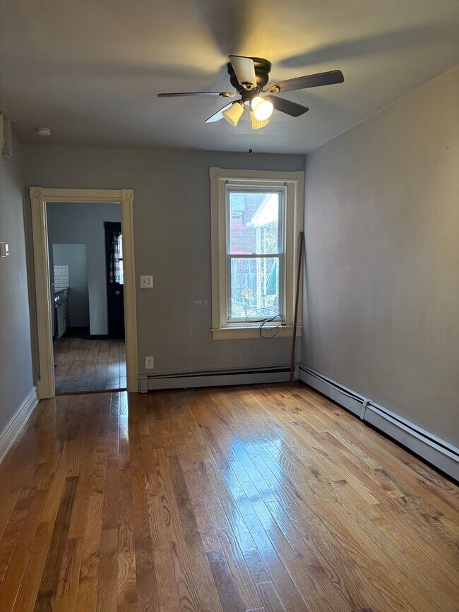 Foto del edificio - 948 W Maple St