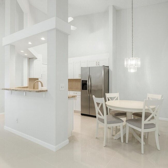 Building Photo - 9147 Vineland Ct