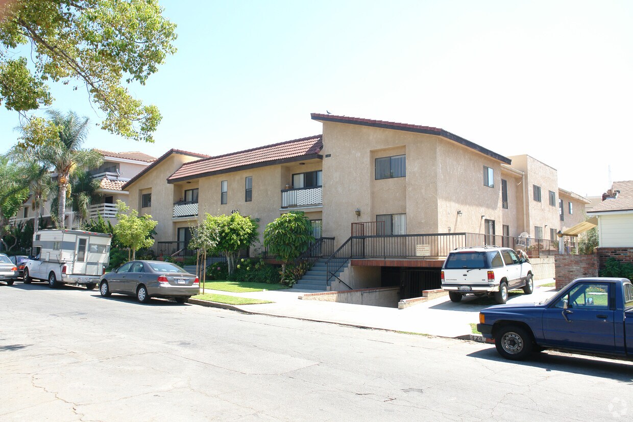Building Photo - 420 W Salem Ave