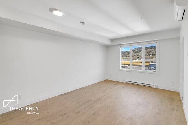 Building Photo - 1036 Coronation Ave