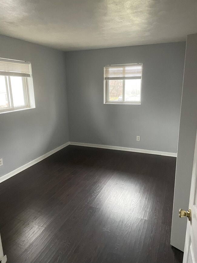 Building Photo - 1303 Chardon Ct