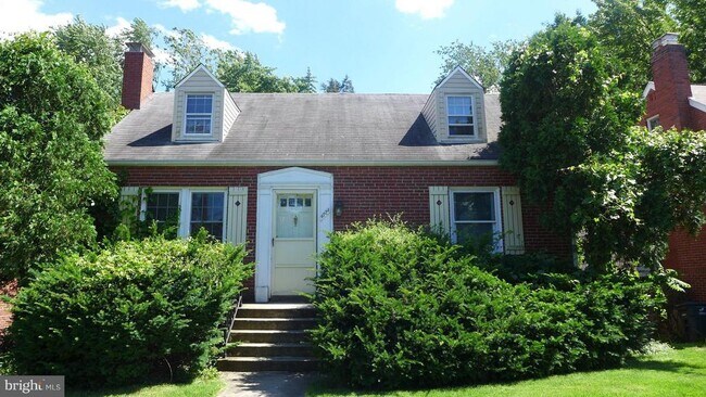 Building Photo - 4724 7th Rd N