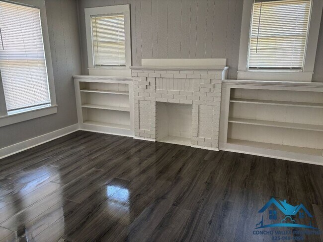 Foto del edificio - 622 N Madison St