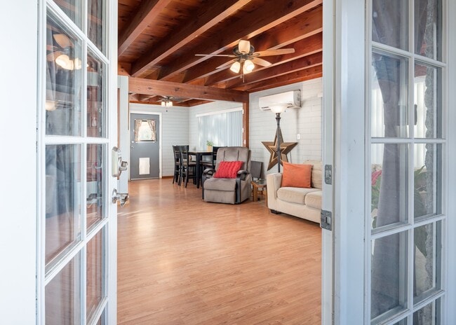 Building Photo - 1241 Marshall Rd