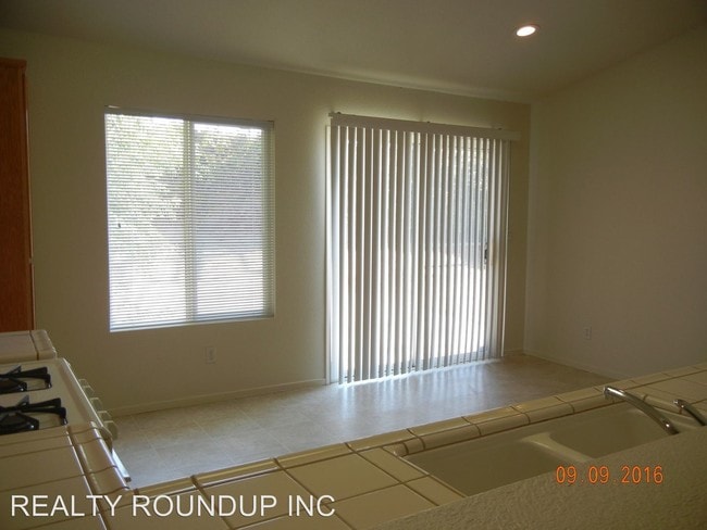 Building Photo - 1129 Amberhill Ave