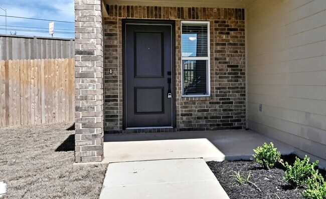 Building Photo - NEWLY BUILT PROPERTY SUPER CLOSE TO 90 & 1604