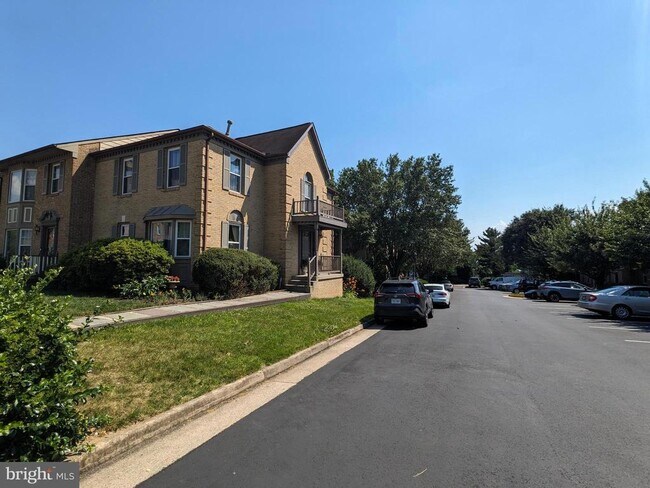 Building Photo - 6013 Southward Way