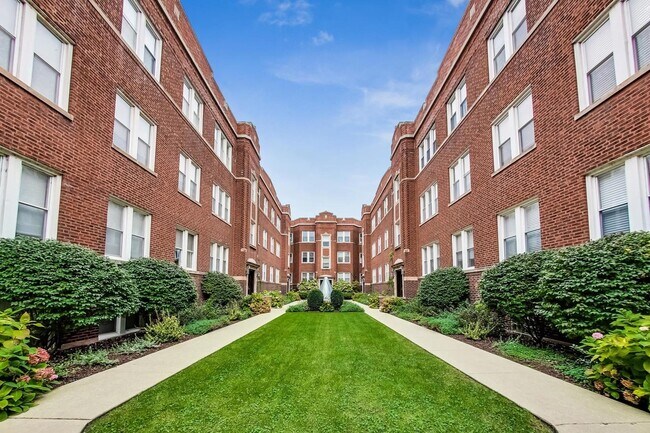 Foto del edificio - 1346 W Estes Ave