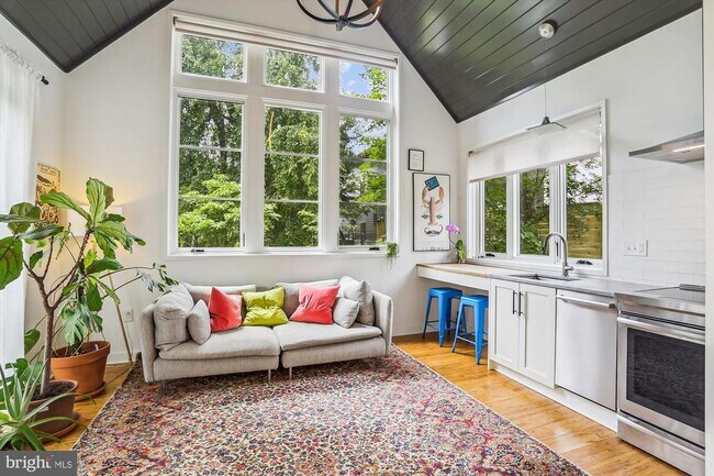 Foto del edificio - 3705 Brandywine St NW