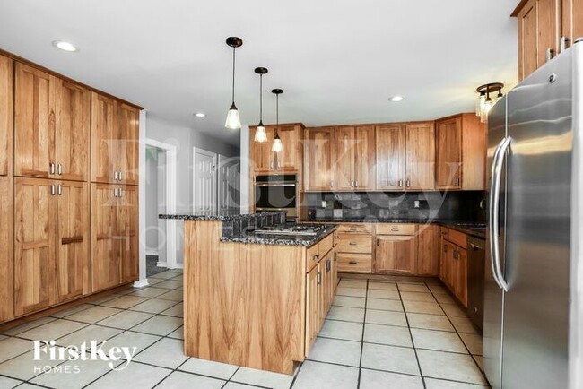 Building Photo - 16342 Peppermill Dr