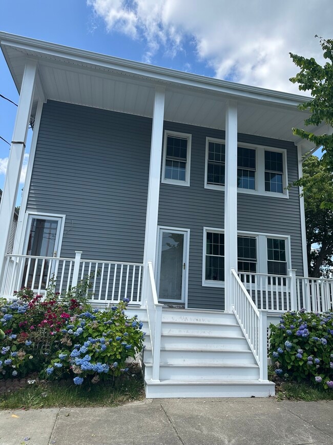 Building Photo - 55 Lucas St