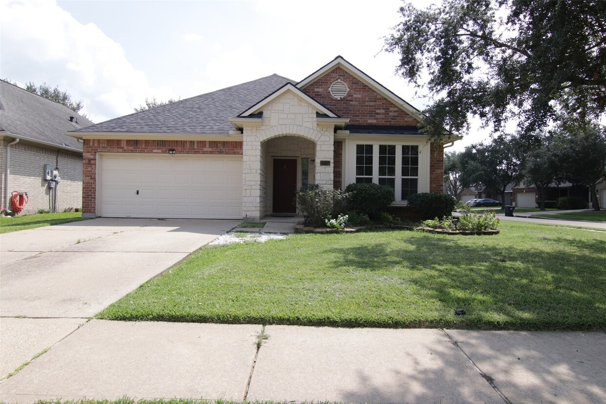 Foto principal - 2715 Hidden Bay Ct