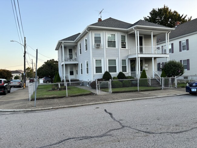 Building Photo - 113 Carter Ave