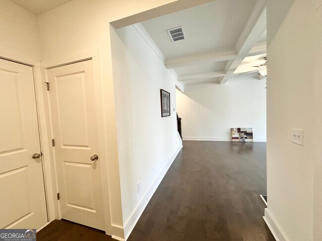 Foto del edificio - 5316 Radford Loop