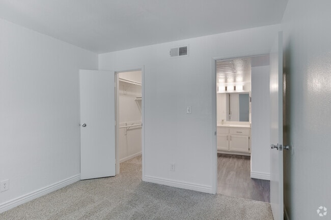 1BR, 1BA - 580SF - Bedroom - Pebble Creek