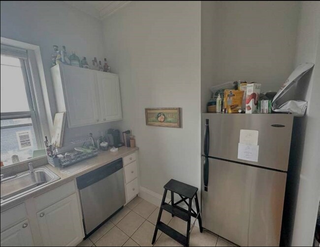 Foto del edificio - 716 E 6th St