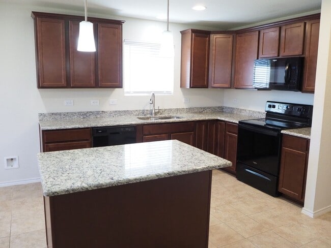Building Photo - 3 Bed 2 Bath in Providence Village
