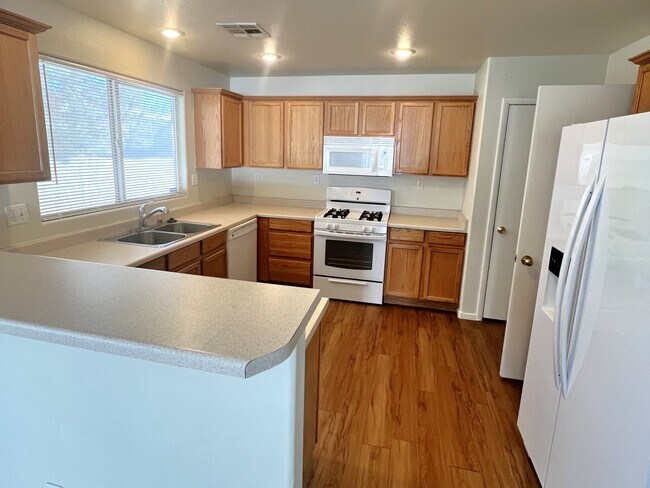 Building Photo - 4706 English Lavender Ave