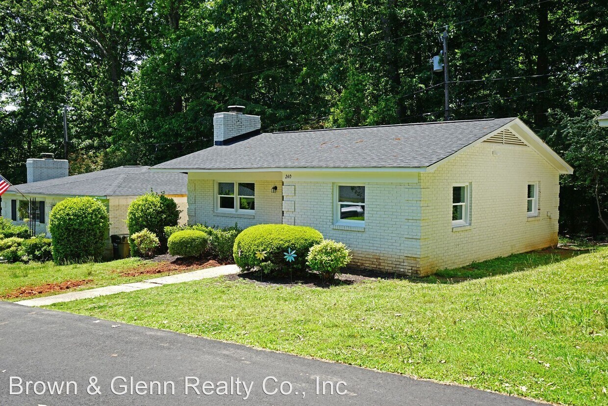 Primary Photo - 2 br, 1 bath House - 236 Hickory Hill