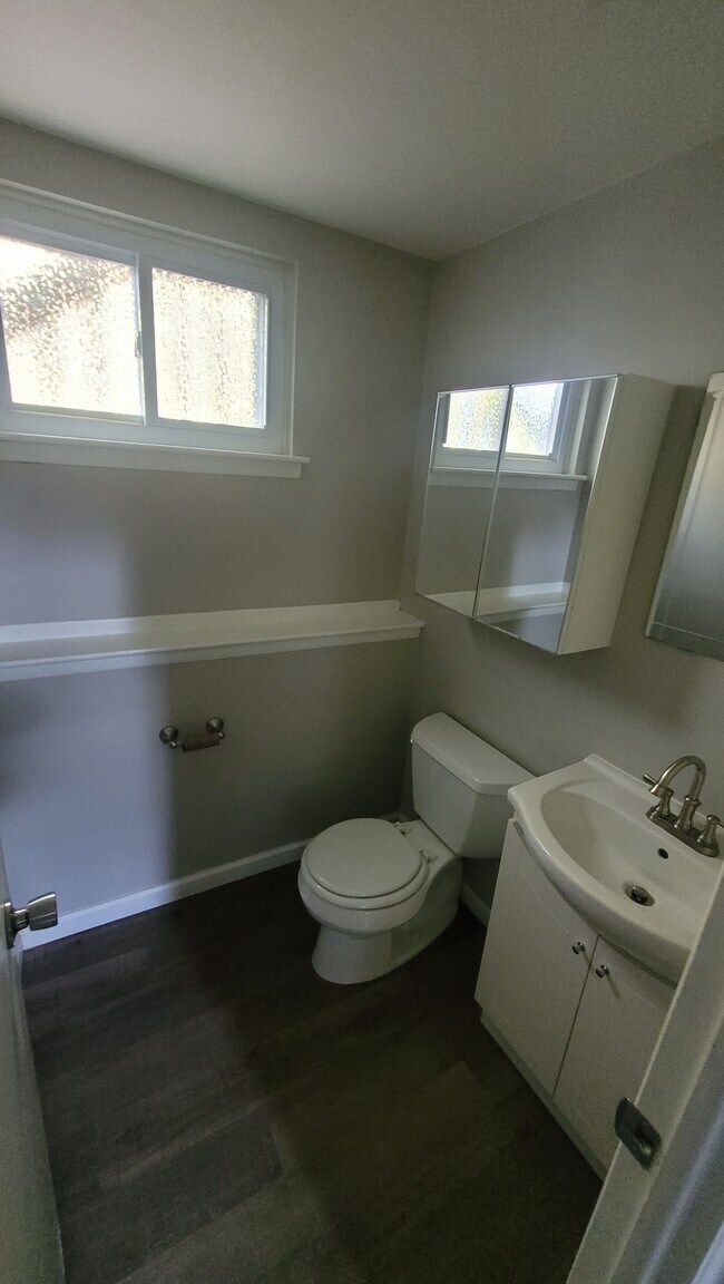 Foto del edificio - 2184 Hemlock Dr