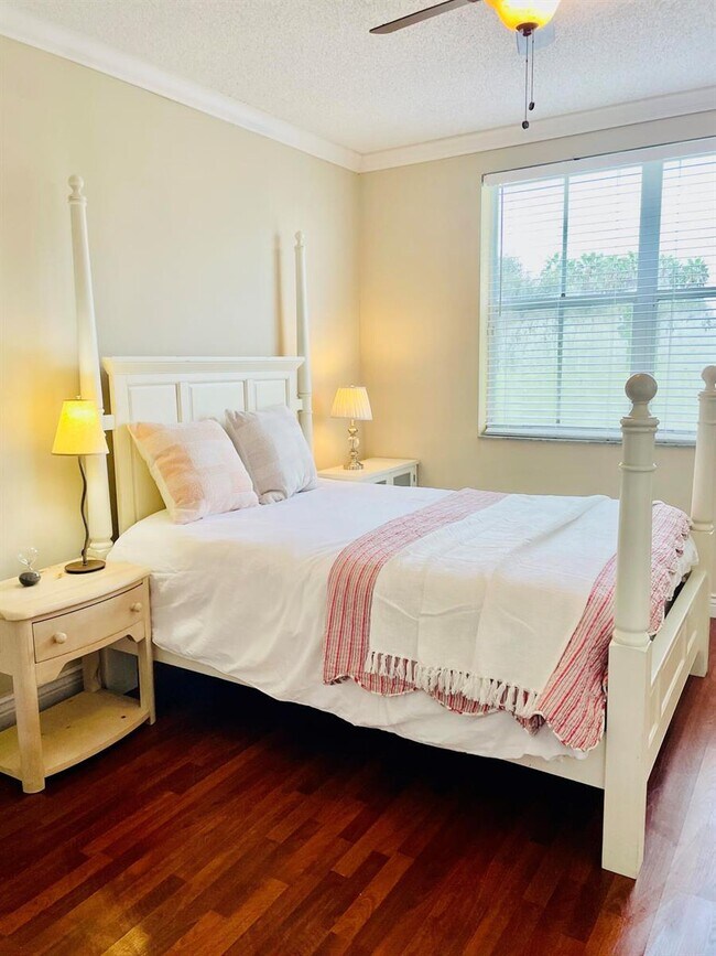 Foto del edificio - 2060 Greenview Shores Blvd