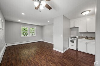 Building Photo - 3948 5th St NE