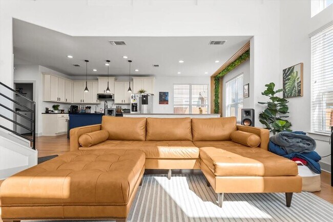 Building Photo - 6912 Cardinal Bloom Loop