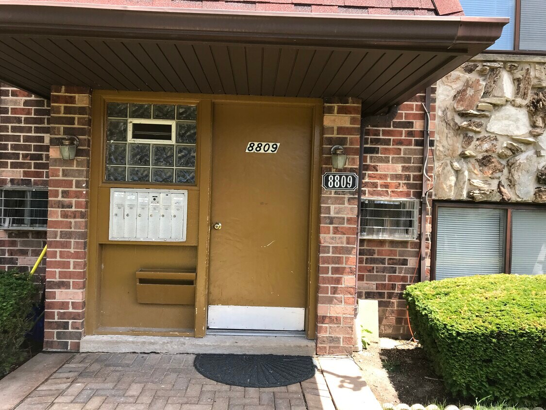 Primary Photo - 8809 Carleah St