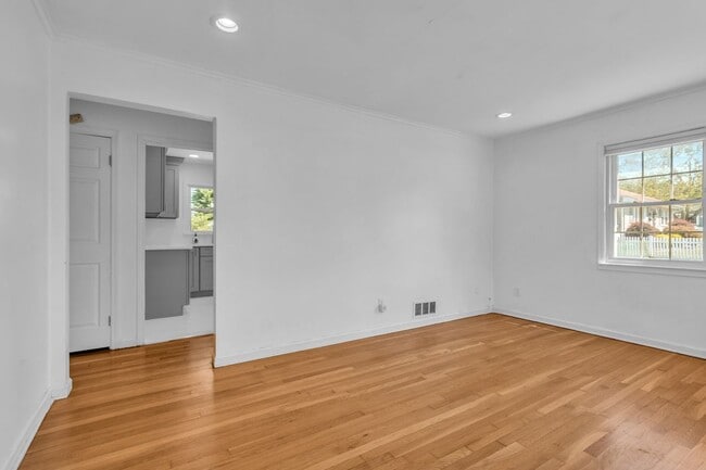 Building Photo - 253 Fairmount Ave