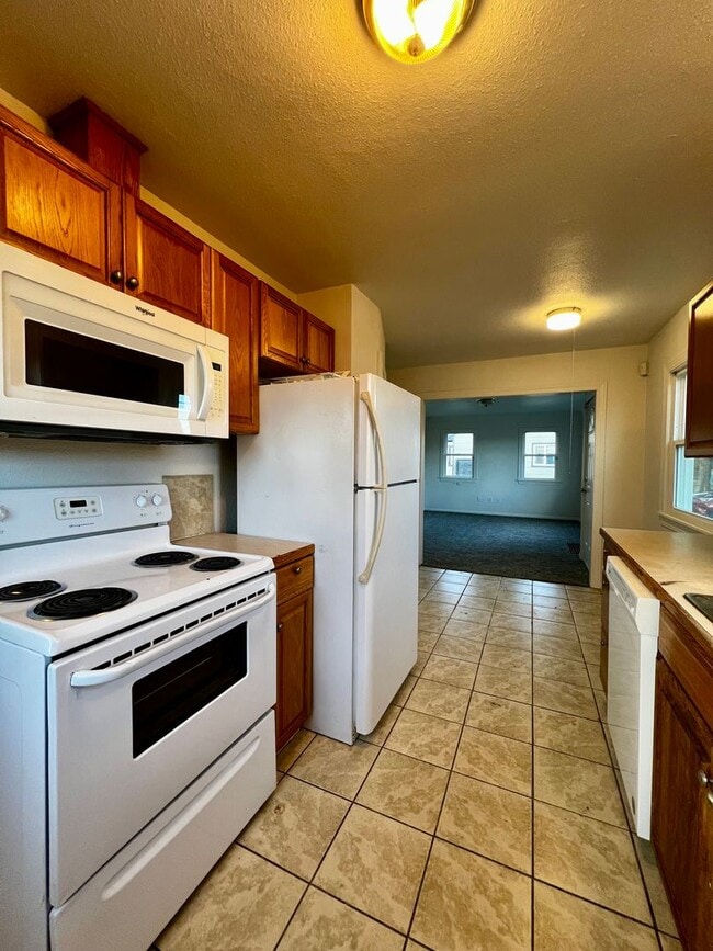 Building Photo - 1408 S 3rd Ave