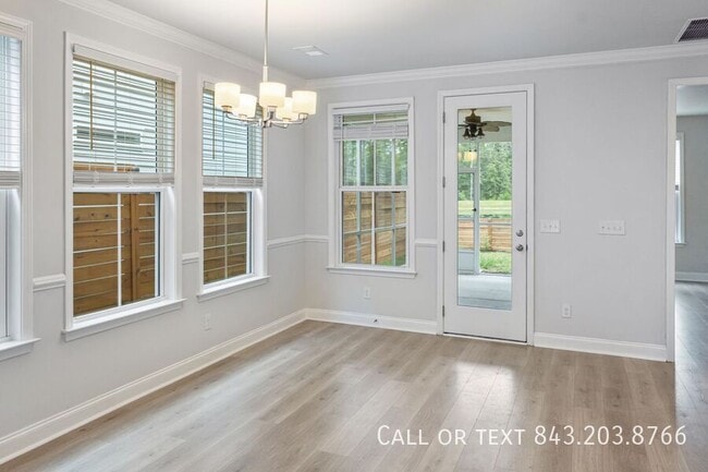 Building Photo - 319 Green Fern Dr