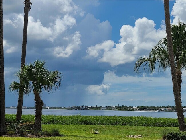 Building Photo - 1030 Tidewater Shores Loop