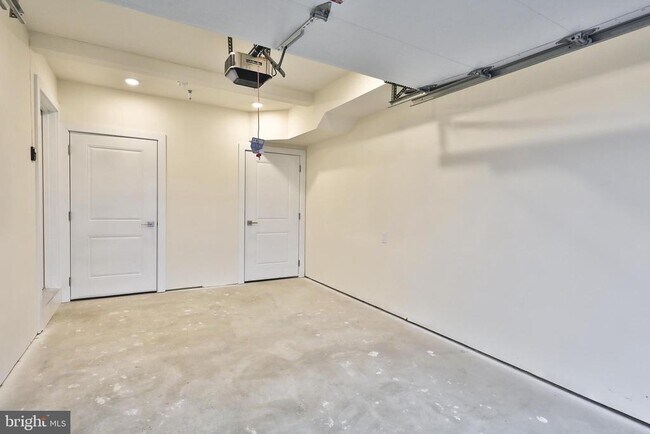 Building Photo - 1500 N Randolph St