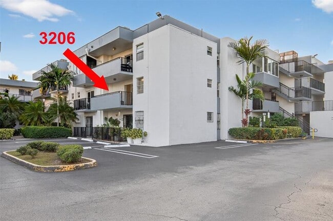 Foto del edificio - 2465 SW 18th Ave