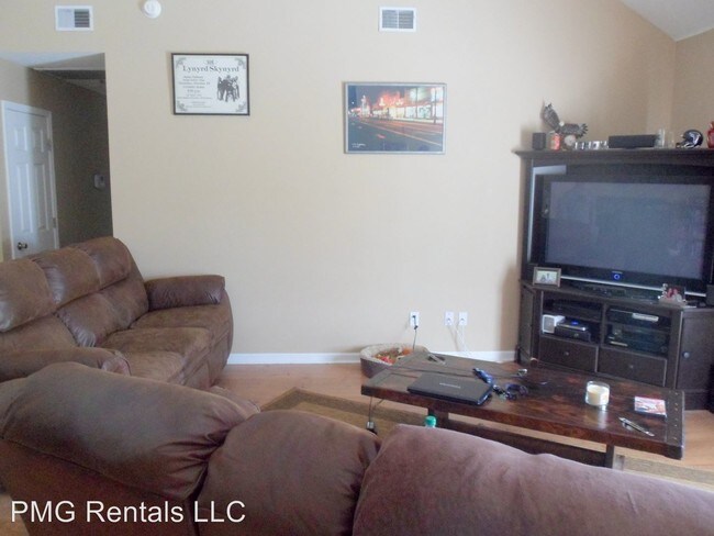 Foto del edificio - 9064 Whispering Pine Blvd