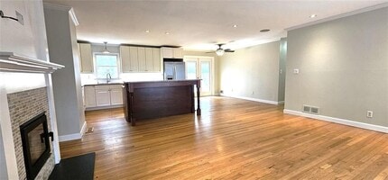 Building Photo - 2633 Mural Dr