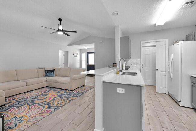 Foto del edificio - 2287 Harlan Ave