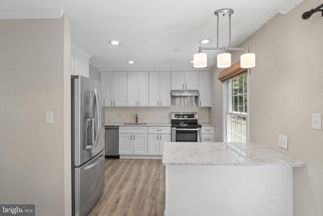 Building Photo - 8583 Tyrolean Way